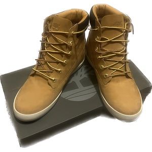 Women’s Flannery 6in Wheat Timberlands Size 7.5